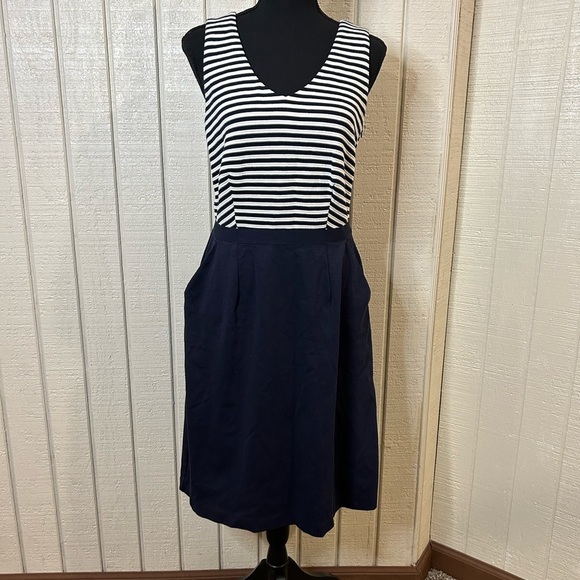 Boden Belle Ponte Navy Stripe Dress, size 8R. - Picture 7 of 7